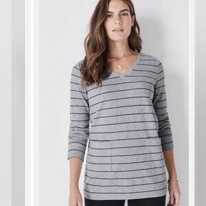 J Jill NWOT v-neck cotton blouse with 2 pockets size Medium